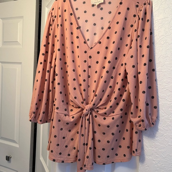 FLOWER & FEATHER 2XL PINK & BLACK DOT TOP - Picture 7 of 7